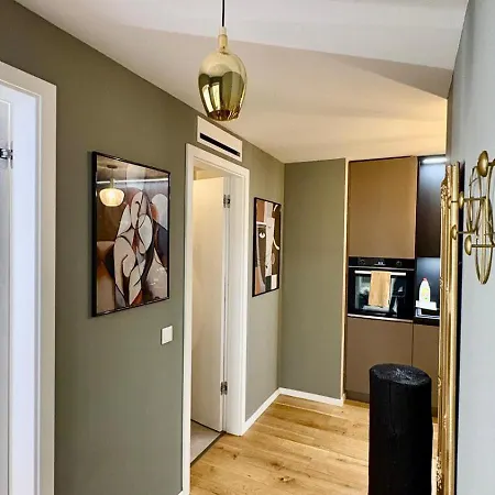 In G104 Apartament *